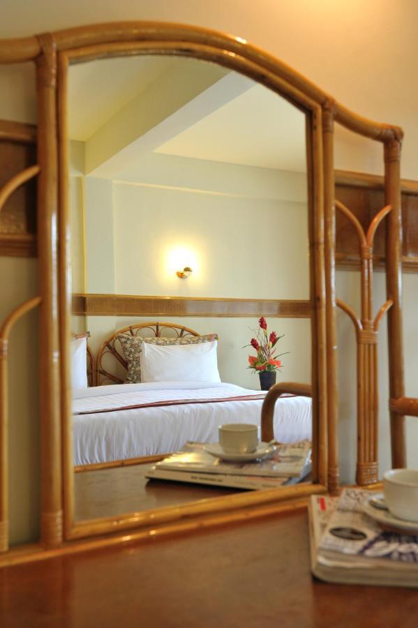 Pen Villa Hotel, Surin Beach - Sha Extra Plus Buitenkant foto